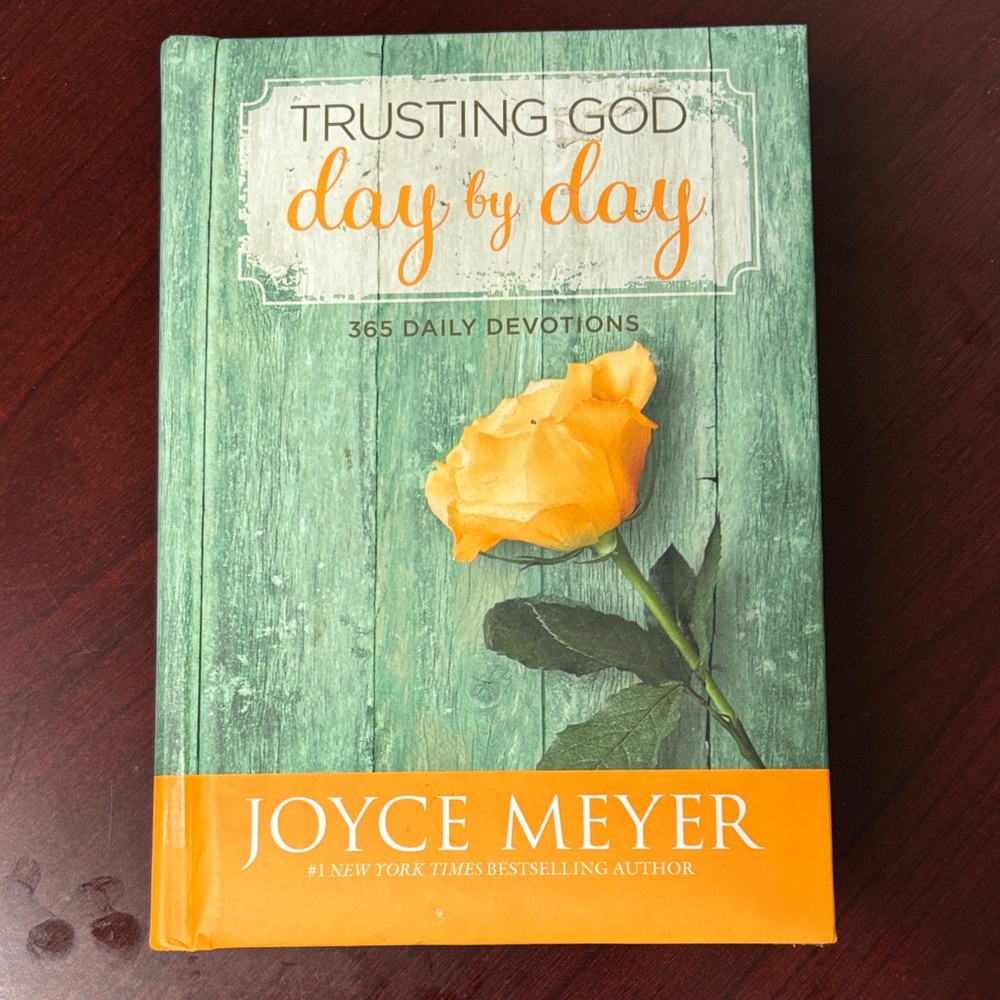 Devotional: Trusting God Day by Day Book